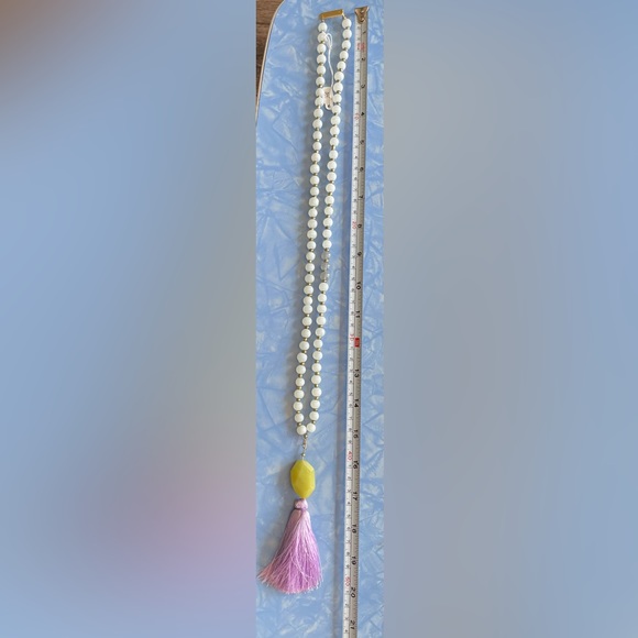 Gorgeous chartreuse gemstone and lavender tassel statement necklace - Picture 6 of 6